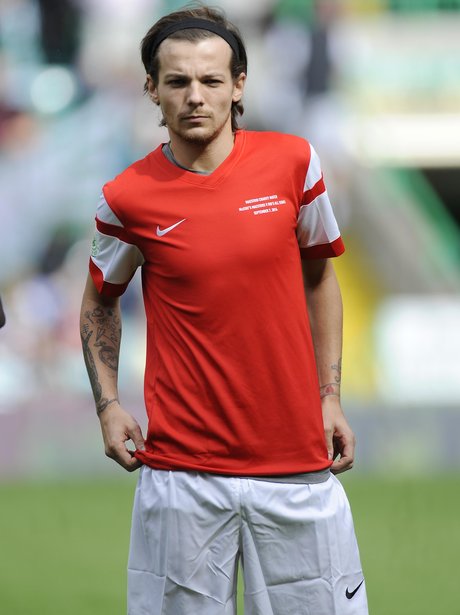 Louis Tomlinson plays football for charity