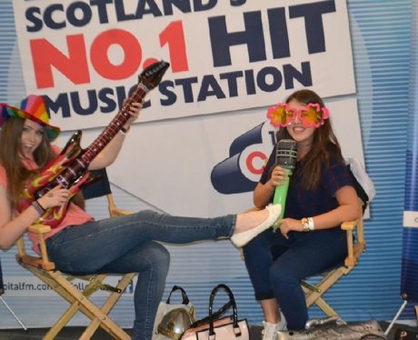 Were you pap'd by the Capital Street Stars?