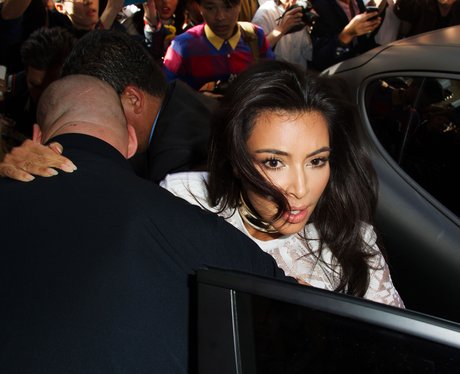 Kim Kardashian pushed by crowd