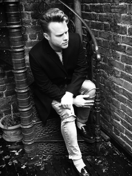 Olly Murs posing