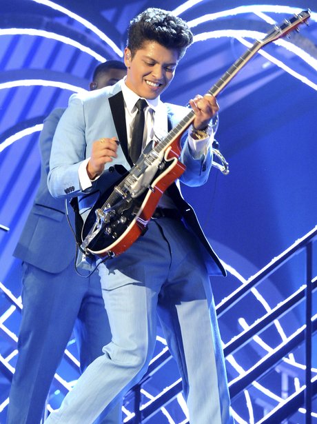 Bruno Mars VMA EMA's 2011