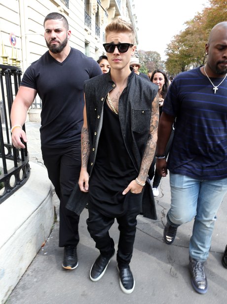 Justin Bieber shopping in Paris