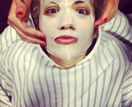 Rita Ora with face mask on instagram