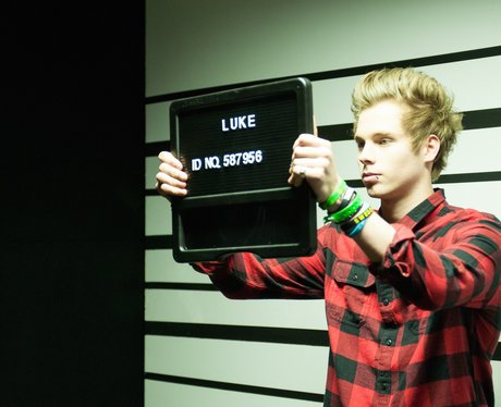 5SOS 'Good Girls' Video