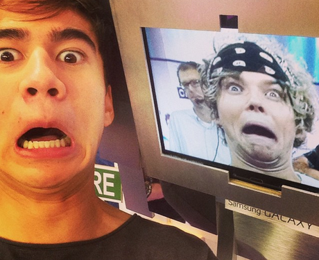 Calum Hood Selfie Instagram
