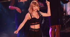 Taylor Swift performs on the Jimmy Kimmel show 