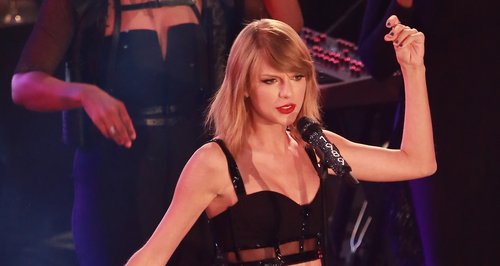 Taylor Swift performs on the Jimmy Kimmel show 