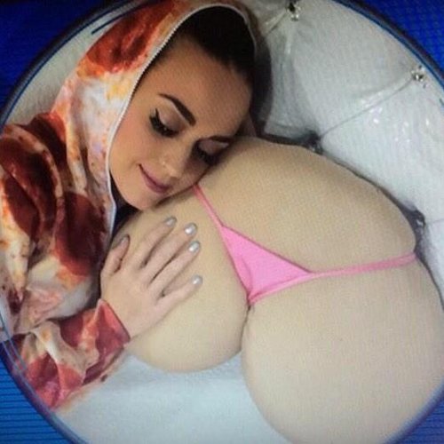 https://assets.capitalfm.com/2014/45/katy-perry-booty-pillow-1415575504-custom-0.jpg