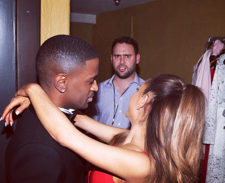 Ariana Grande and Big Sean Photobomb