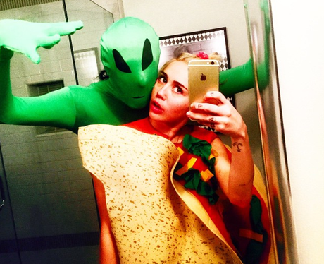 Miley Cyrus dresses as a taco 