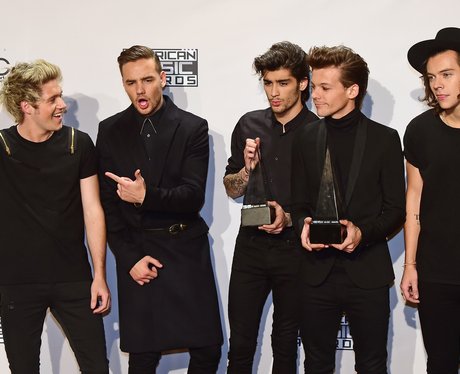 One Direction backstage American Music Awards