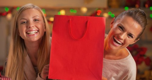 happy shopping friends girls