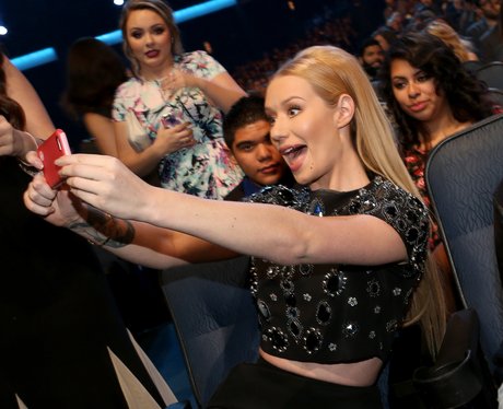 Iggy Azalea Selfie Fan
