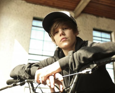 Justin Bieber First Facebook Picture