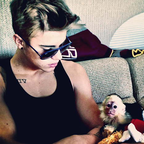  Justin Bieber and his Monkey