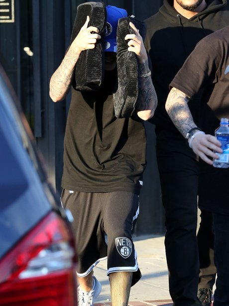 ustin Bieber Hiding Disguise