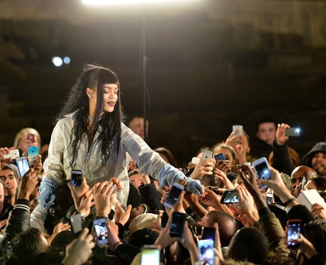 Rihanna with fans 