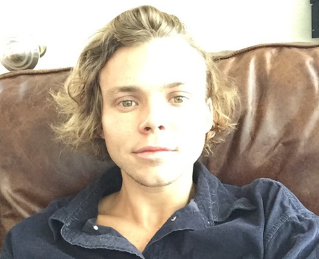 Ashton Irwin Selfie