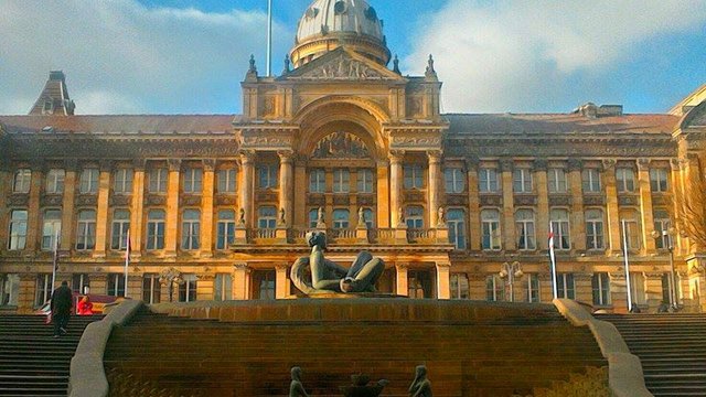 Birmingham Council House Statue and fountain