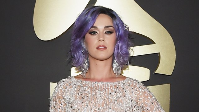 Katy Perry arrives at the Grammy Awards 2015