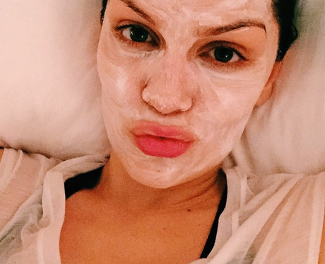 Jessie J wearing a face mask