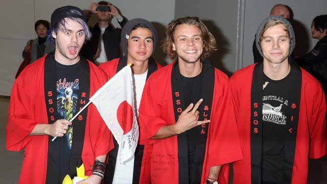 5 Seconds Of Summer in Japan 