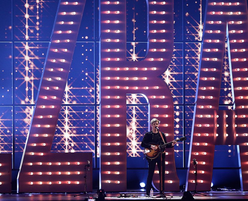 George Ezra BRIT Awards 2015 Performance
