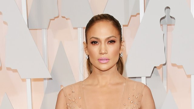 Jennifer Lopez arrives at the Oscars