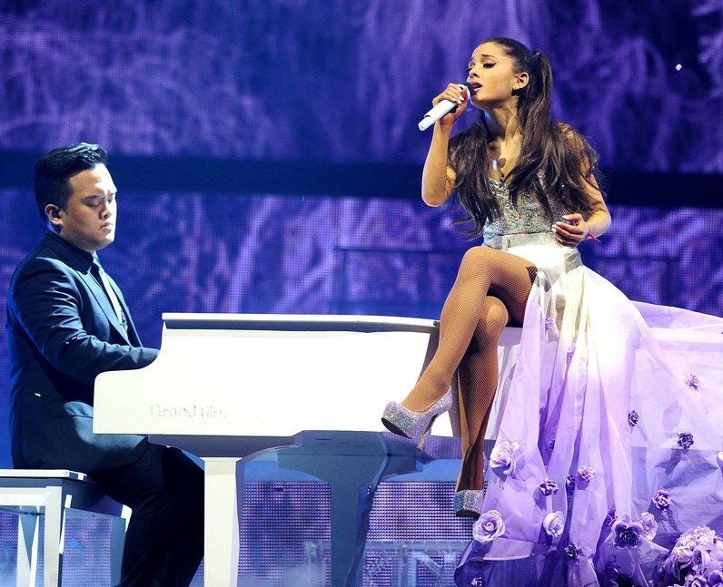 Ariana Grande 'Honeymoon' Tour