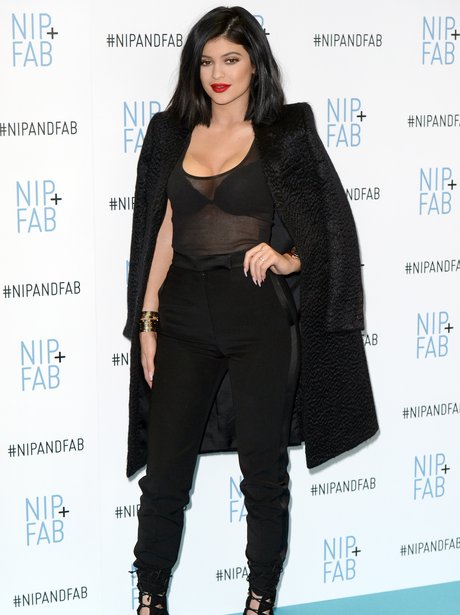 kylie jenner black outfit