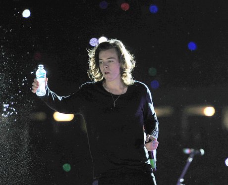 One Direction perform live in South Africa at Cape