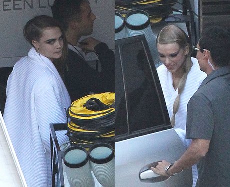 Justin Bieber Checking Himself Out In Phone
