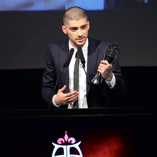 Zayn Malik Thanks One Direction In Awards Acceptance Speech And Shows Off New Hair Capital 