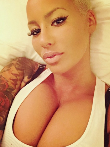 Amber Rose selfie