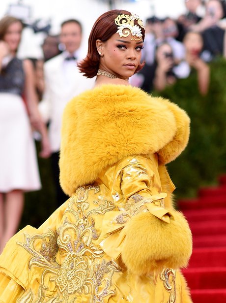 Rihanna MET complemented her fairytale-like outfit with a serious ...
