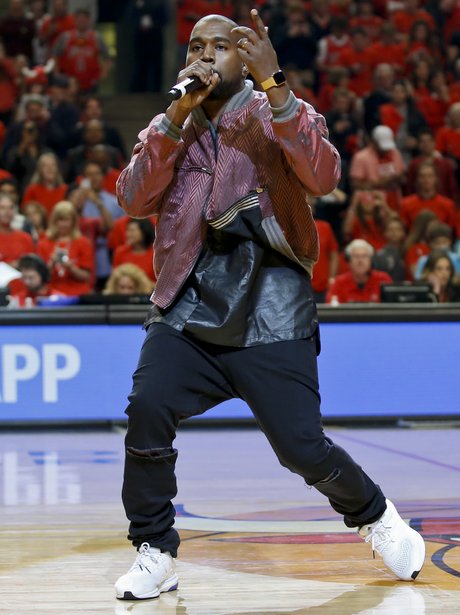 Kanye West Performs 'All Day'