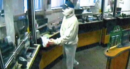 New Milton bank robbery bandages
