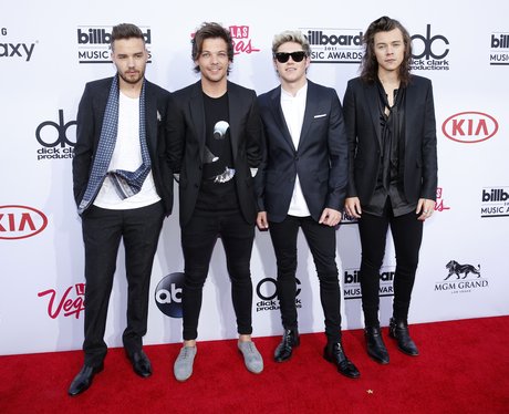 One Direction Billboard Music Awards 2015 Red Carp