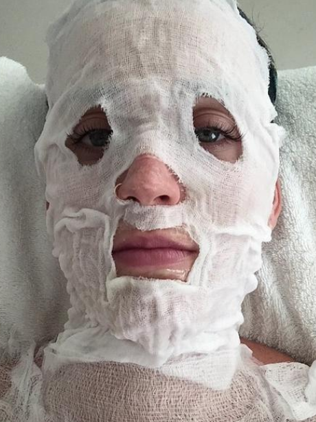 Katy Perry with a facemask on