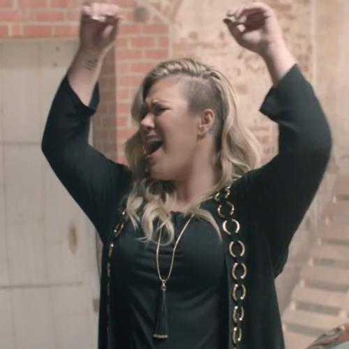 Kelly Clarkson - 'Invincible' Music Video