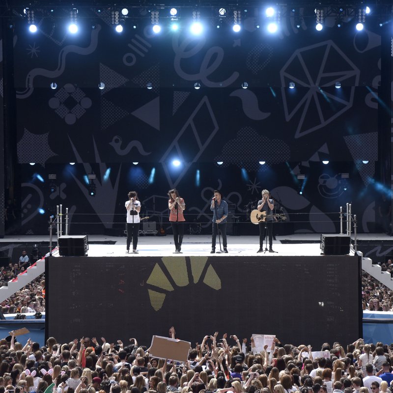 One Direction - 'Girl Almighty' (Live At Capital's Summertime Ball