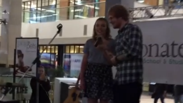 Ed Sheeran singing with fan 