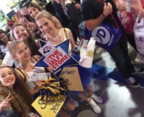 SELFY STORE: Taylor Swift