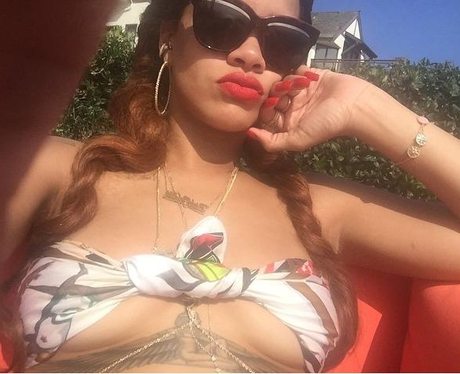 Rihanna shows off her new bikini