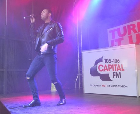 Were you pap'd by the Capital Street Stars?