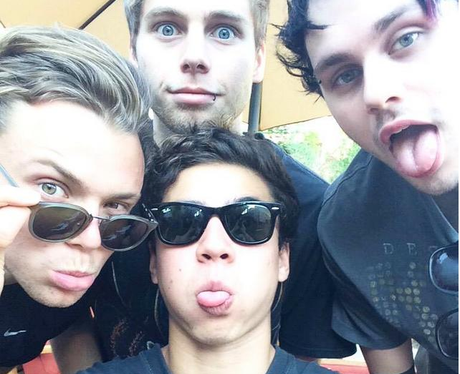 5 Seconds Of Summer Selfie