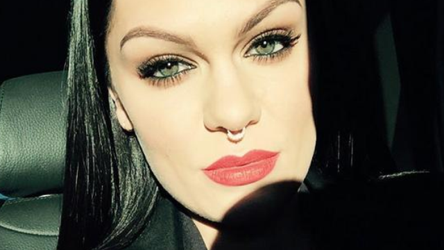 Jessie J with a nose ring 