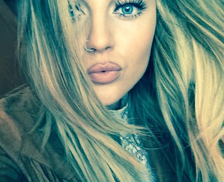 Perrie Edwards Selfie Instagram