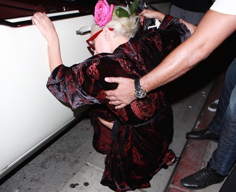 Lady Gaga falling over