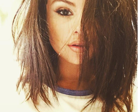 Selena Goemz short hair